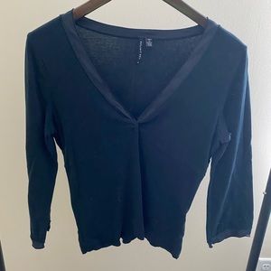 Black 3/4 sleeve fitted top